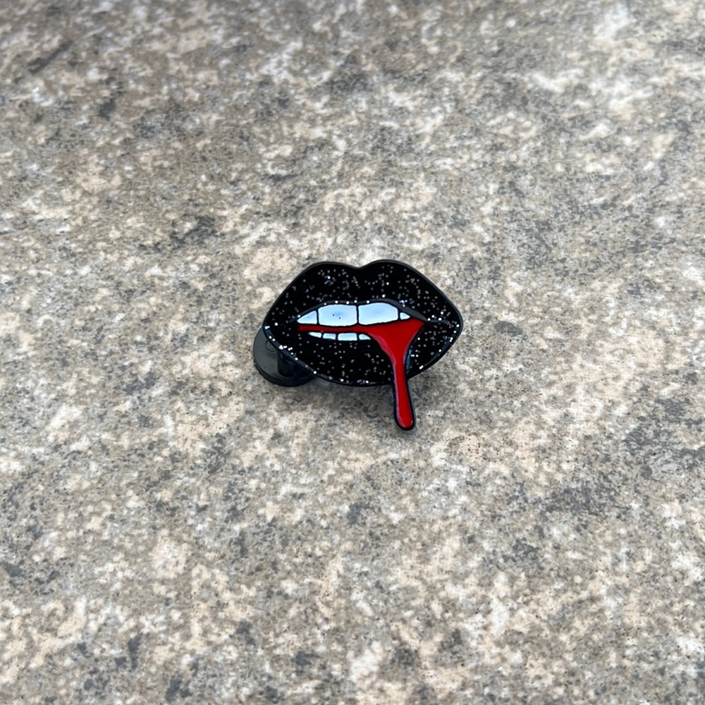 Goth Gothic Black Lips Halloween Brooch lapel pin backpack pin‎